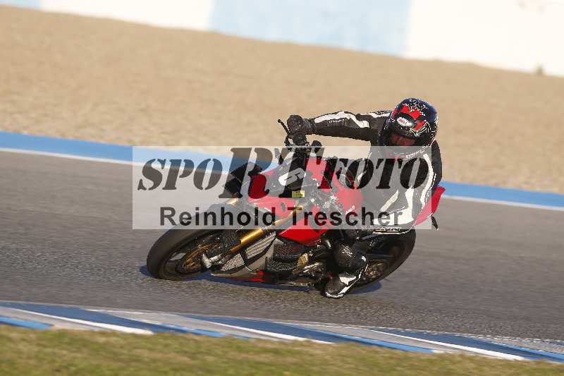 /Archiv-2024/02 29.01.-02.02.2024 Moto Center Thun Jerez/Gruppe gruen-green/6